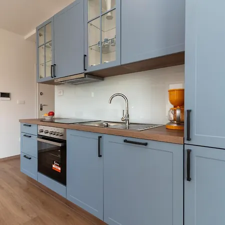 East Apartment *